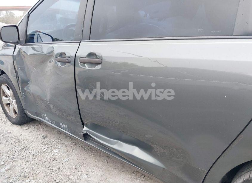 Photo 17 of 2014 Toyota Sienna L V6 7 PASSENGER (VIN 5TDZK3DC6ES421278)