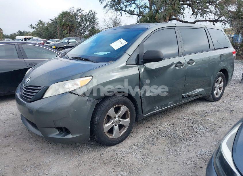 Photo 2 of 2014 Toyota Sienna L V6 7 PASSENGER (VIN 5TDZK3DC6ES421278)