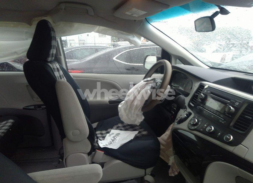 Photo 5 of 2014 Toyota Sienna L V6 7 PASSENGER (VIN 5TDZK3DC6ES472540)