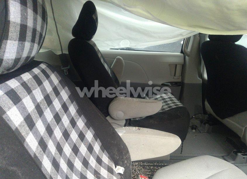 Photo 8 of 2014 Toyota Sienna L V6 7 PASSENGER (VIN 5TDZK3DC6ES472540)