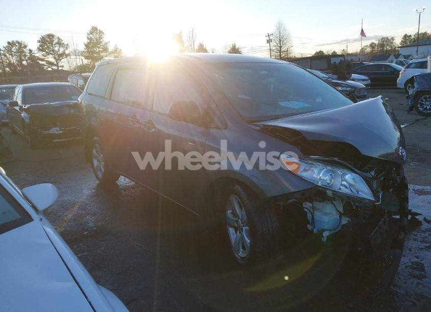 2016 Toyota Sienna L 7 PASSENGER (VIN 5TDZK3DC6GS740375) main photo