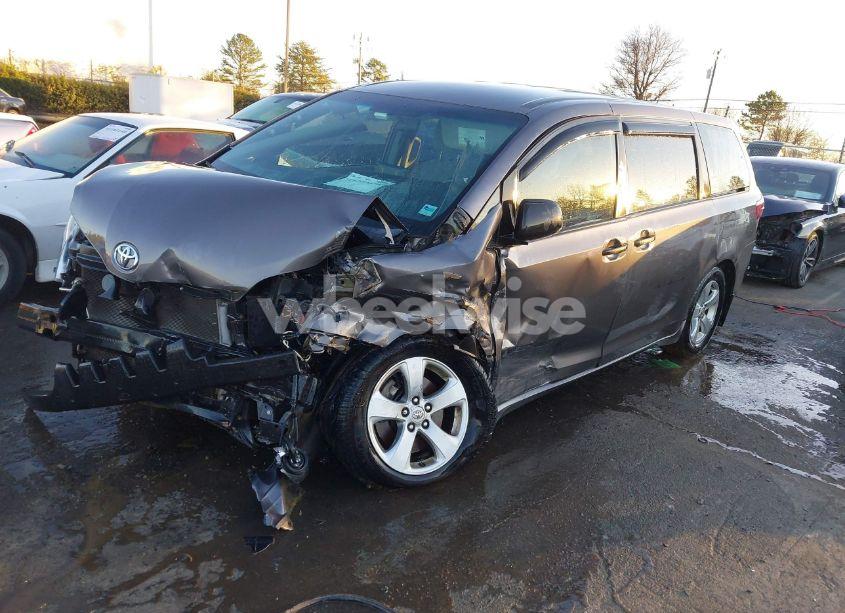 Photo 2 of 2016 Toyota Sienna L 7 PASSENGER (VIN 5TDZK3DC6GS740375)