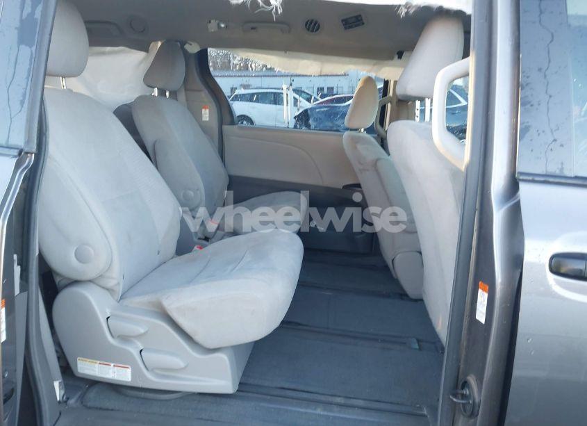 Photo 8 of 2016 Toyota Sienna L 7 PASSENGER (VIN 5TDZK3DC6GS740375)