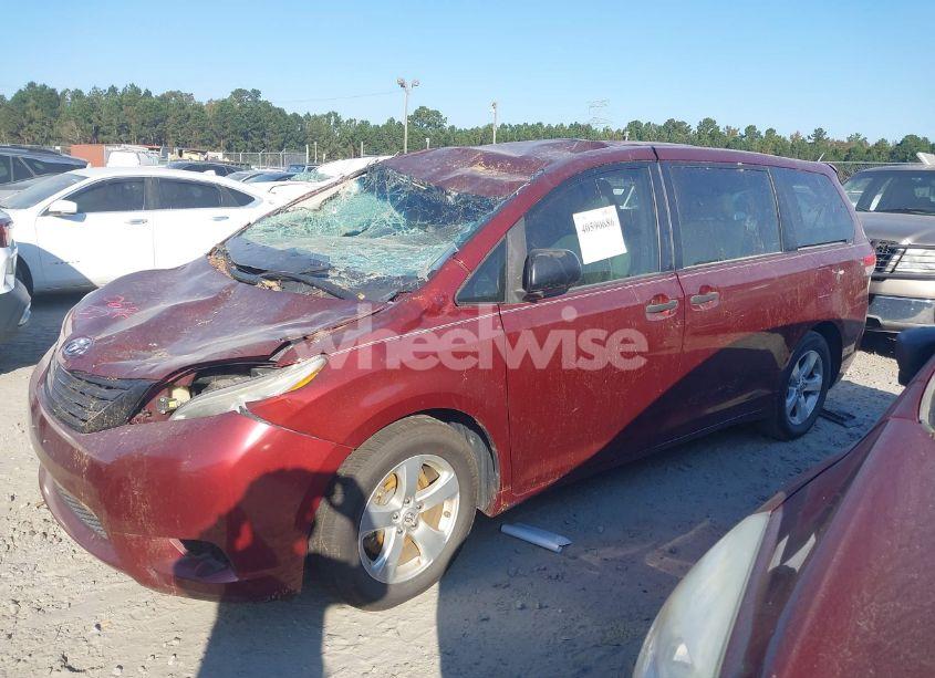 Photo 2 of 2011 Toyota Sienna BASE V6 (VIN 5TDZK3DC7BS084244)