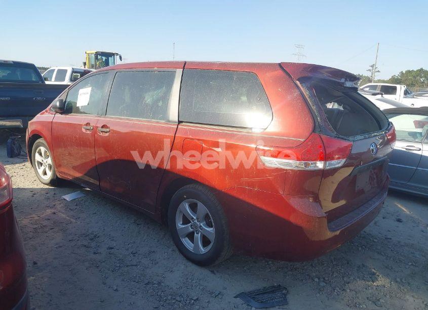 Photo 3 of 2011 Toyota Sienna BASE V6 (VIN 5TDZK3DC7BS084244)