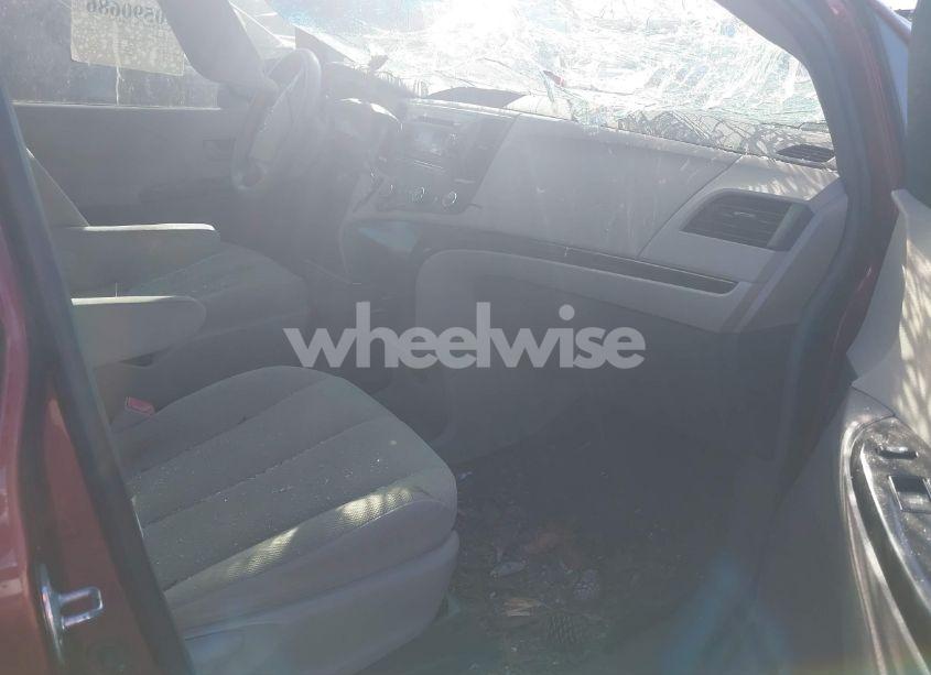 Photo 5 of 2011 Toyota Sienna BASE V6 (VIN 5TDZK3DC7BS084244)