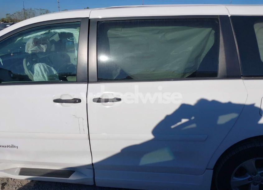 Photo 14 of 2012 Toyota Sienna BASE V6 7 PASSENGER (VIN 5TDZK3DC7CS270240)