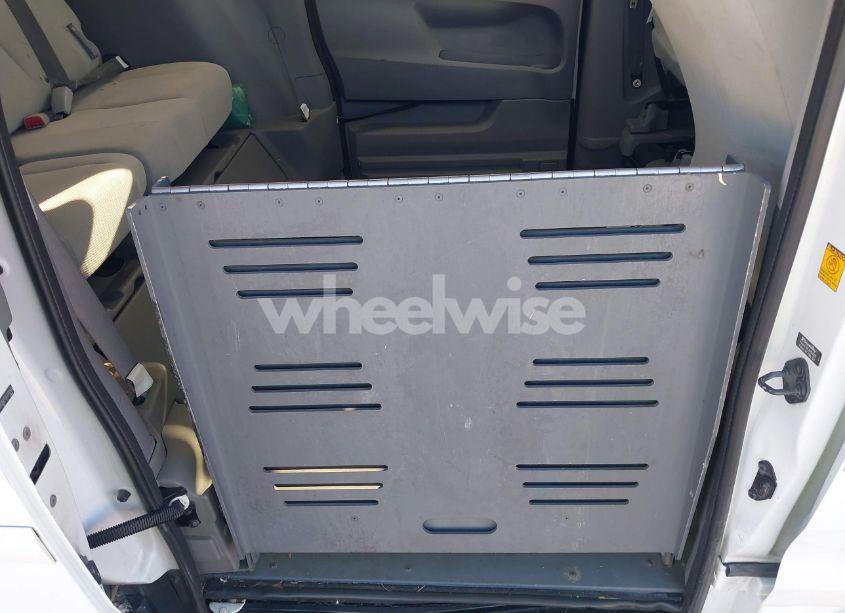 Photo 17 of 2012 Toyota Sienna BASE V6 7 PASSENGER (VIN 5TDZK3DC7CS270240)