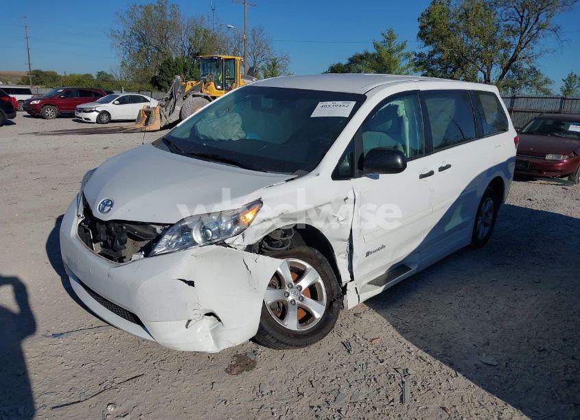 Photo 2 of 2012 Toyota Sienna BASE V6 7 PASSENGER (VIN 5TDZK3DC7CS270240)