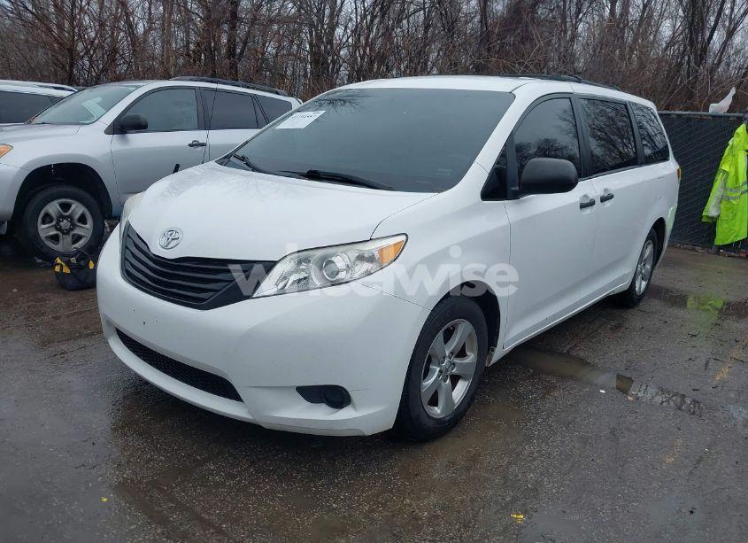 Photo 2 of 2013 Toyota Sienna L V6 7 PASSENGER (VIN 5TDZK3DC7DS391304)