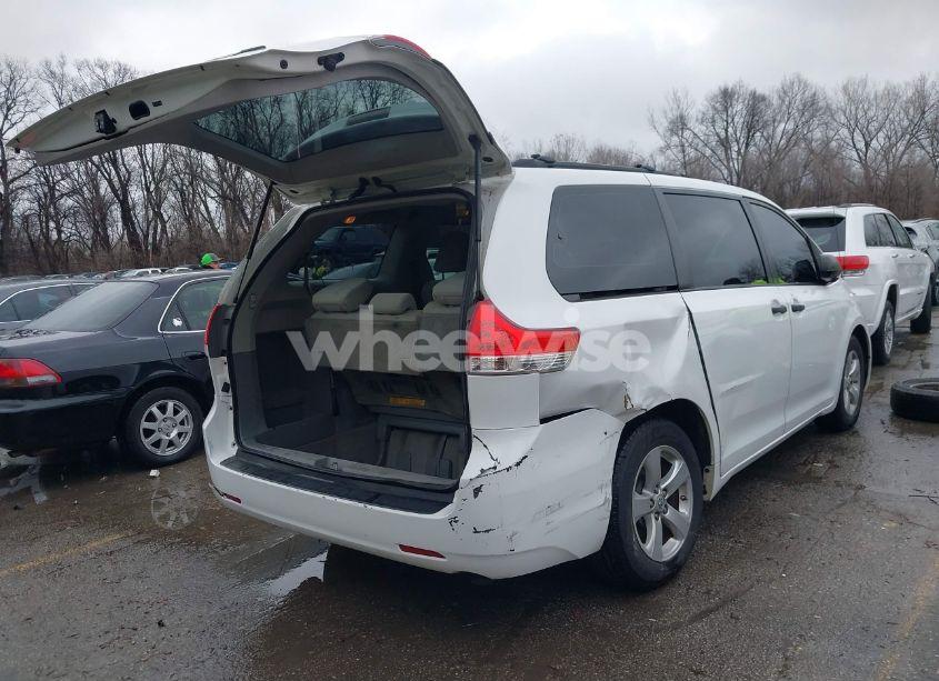 Photo 4 of 2013 Toyota Sienna L V6 7 PASSENGER (VIN 5TDZK3DC7DS391304)