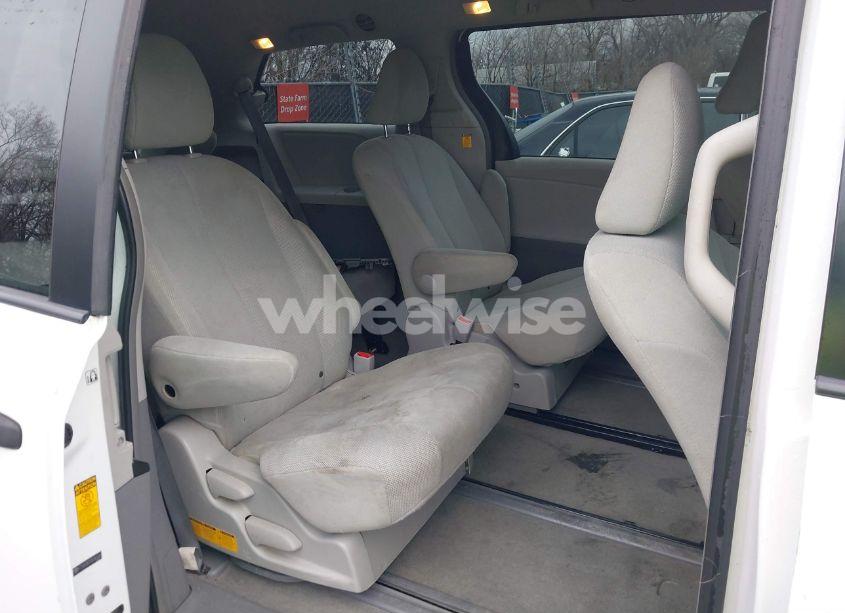 Photo 8 of 2013 Toyota Sienna L V6 7 PASSENGER (VIN 5TDZK3DC7DS391304)
