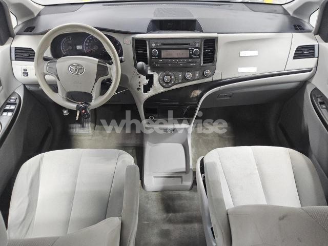 2014 TOYOTA SIENNA (VIN 5TDZK3DC7ES460235) main photo