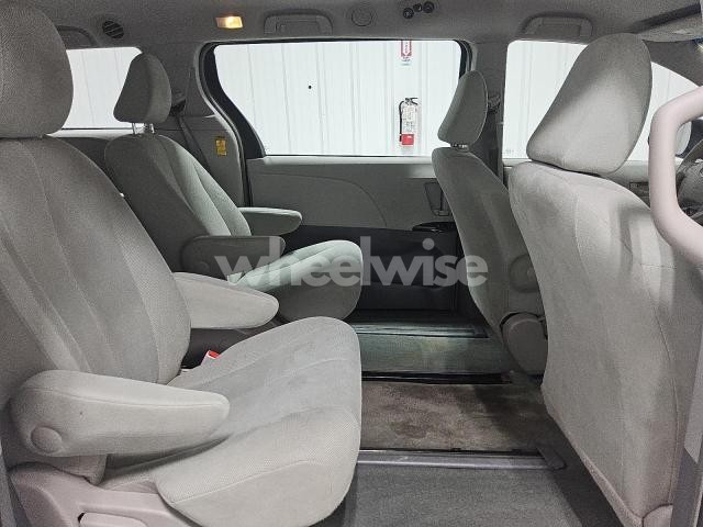 Photo 3 of 2014 TOYOTA SIENNA (VIN 5TDZK3DC7ES460235)