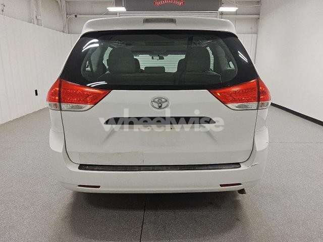 Photo 7 of 2014 TOYOTA SIENNA (VIN 5TDZK3DC7ES460235)