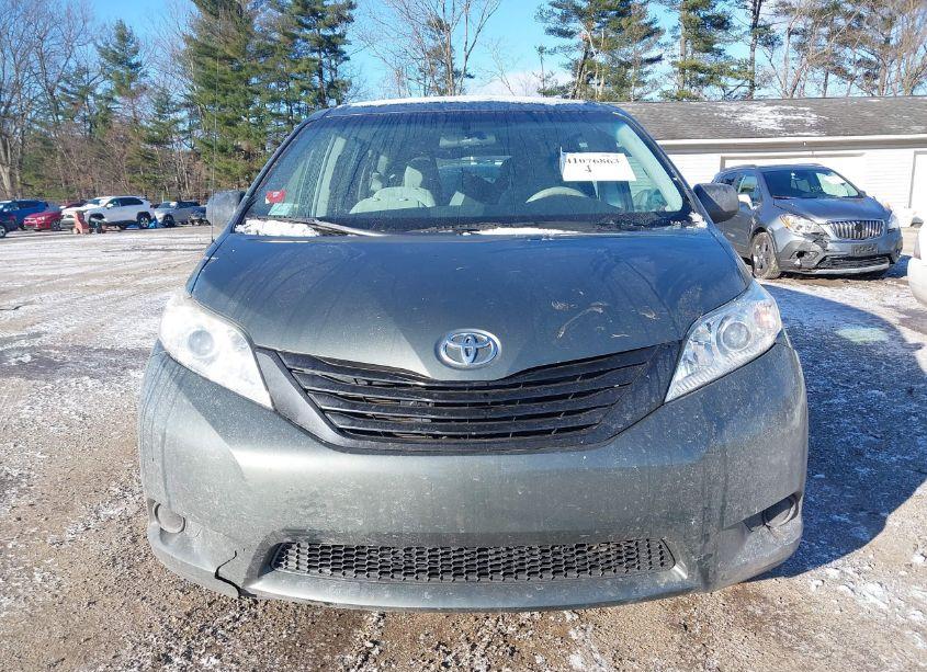 Photo 13 of 2014 Toyota Sienna L V6 7 PASSENGER (VIN 5TDZK3DC7ES514505)