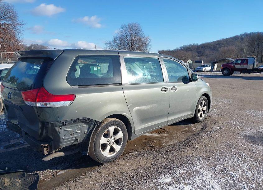 Photo 4 of 2014 Toyota Sienna L V6 7 PASSENGER (VIN 5TDZK3DC7ES514505)