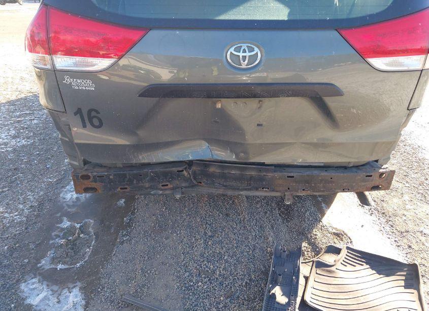 Photo 6 of 2014 Toyota Sienna L V6 7 PASSENGER (VIN 5TDZK3DC7ES514505)