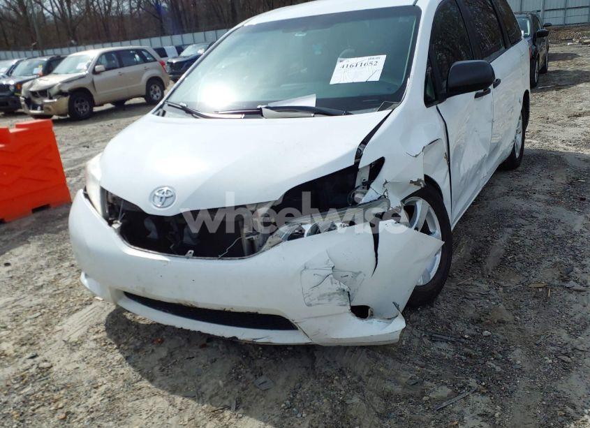Photo 6 of 2015 Toyota Sienna L 7 PASSENGER (VIN 5TDZK3DC7FS575547)