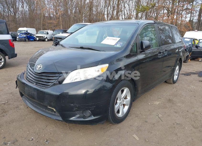 Photo 2 of 2016 Toyota Sienna L 7 PASSENGER (VIN 5TDZK3DC7GS721298)