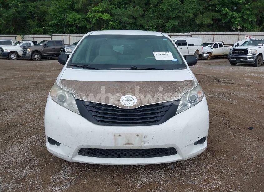 Photo 13 of 2011 Toyota Sienna BASE V6 (VIN 5TDZK3DC8BS030631)