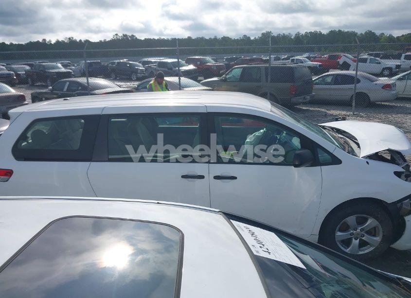 Photo 13 of 2012 Toyota Sienna BASE V6 7 PASSENGER (VIN 5TDZK3DC8CS180806)