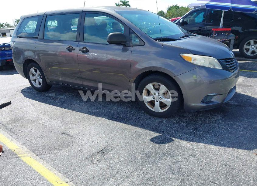 2012 Toyota Sienna BASE V6 7 PASSENGER (VIN 5TDZK3DC8CS190719) main photo