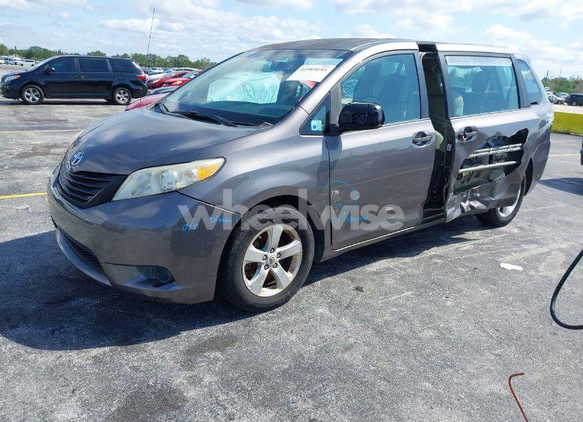 Photo 2 of 2012 Toyota Sienna BASE V6 7 PASSENGER (VIN 5TDZK3DC8CS190719)