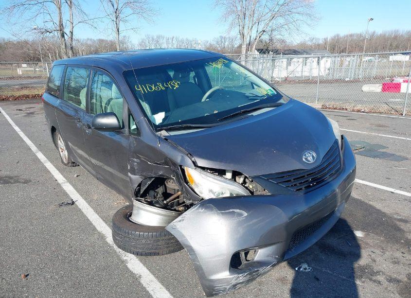 2013 Toyota Sienna L V6 7 PASSENGER (VIN 5TDZK3DC8DS286853) main photo