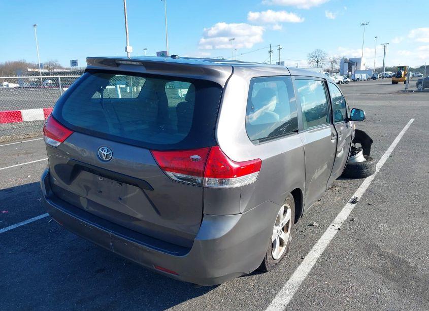 Photo 4 of 2013 Toyota Sienna L V6 7 PASSENGER (VIN 5TDZK3DC8DS286853)