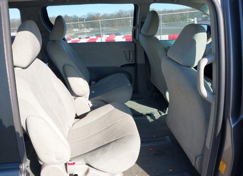 Photo 8 of 2013 Toyota Sienna L V6 7 PASSENGER (VIN 5TDZK3DC8DS286853)