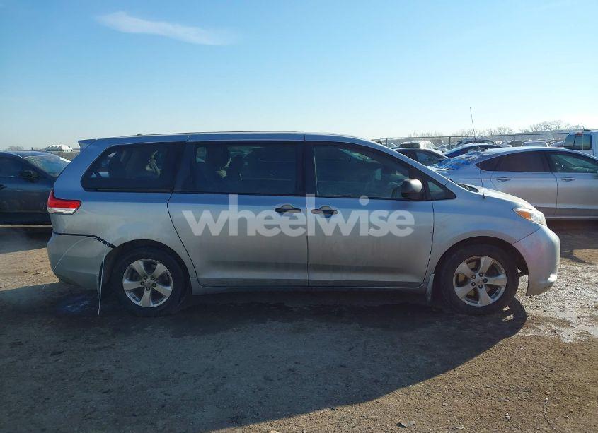 Photo 13 of 2013 Toyota Sienna L V6 7 PASSENGER (VIN 5TDZK3DC8DS399346)