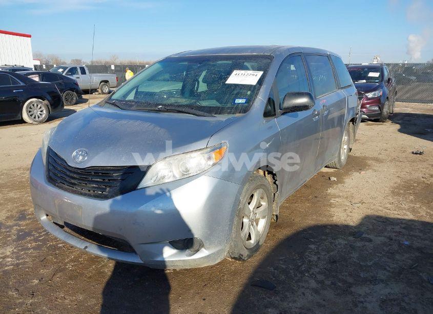 Photo 2 of 2013 Toyota Sienna L V6 7 PASSENGER (VIN 5TDZK3DC8DS399346)