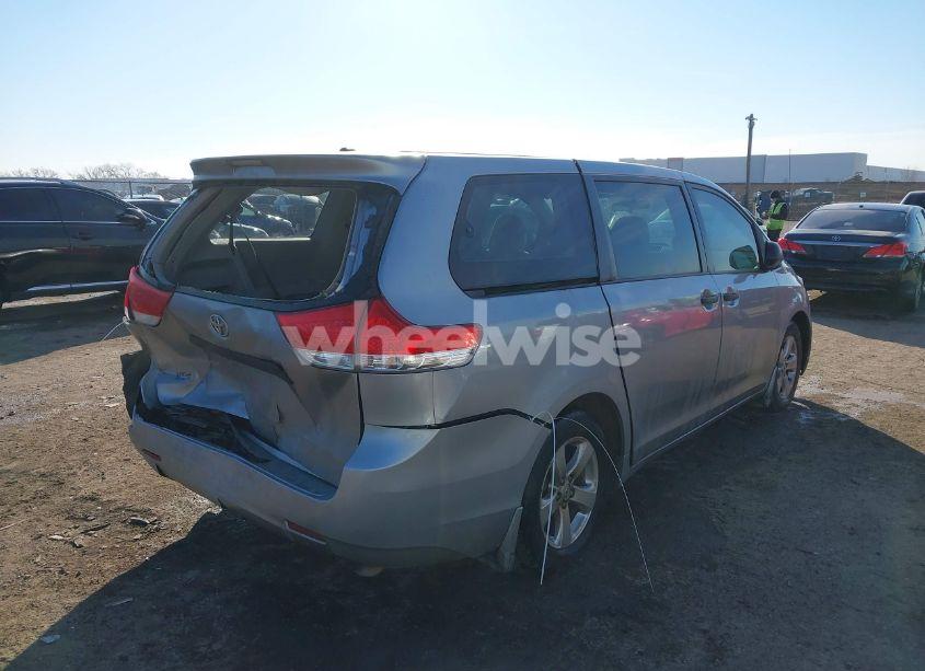 Photo 4 of 2013 Toyota Sienna L V6 7 PASSENGER (VIN 5TDZK3DC8DS399346)