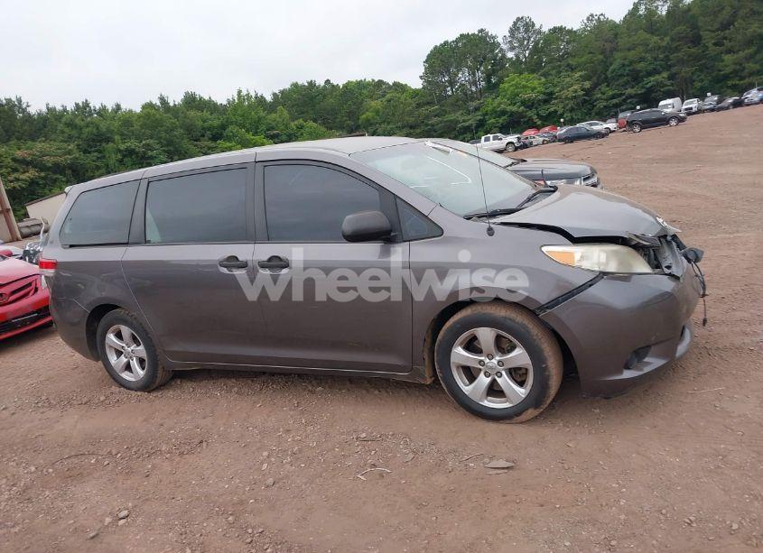 Photo 13 of 2014 Toyota Sienna L V6 7 PASSENGER (VIN 5TDZK3DC8ES470837)