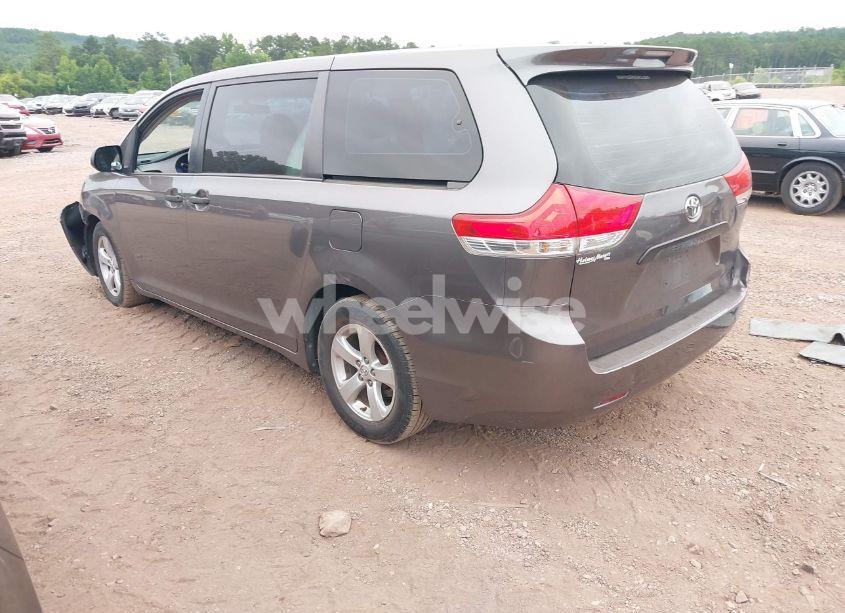 Photo 3 of 2014 Toyota Sienna L V6 7 PASSENGER (VIN 5TDZK3DC8ES470837)