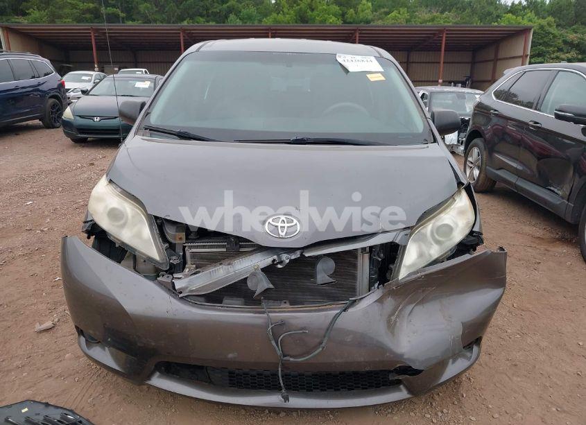 Photo 6 of 2014 Toyota Sienna L V6 7 PASSENGER (VIN 5TDZK3DC8ES470837)