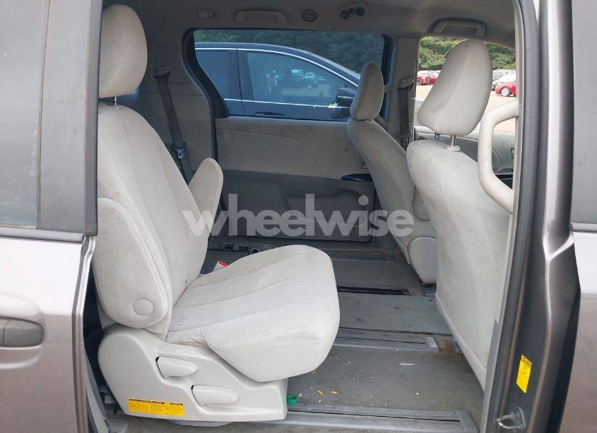 Photo 8 of 2014 Toyota Sienna L V6 7 PASSENGER (VIN 5TDZK3DC8ES470837)