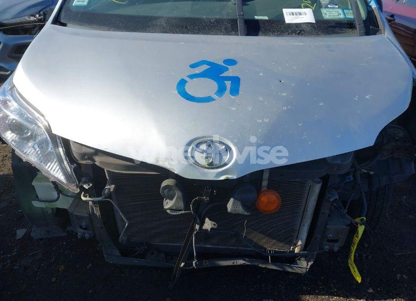 Photo 10 of 2014 Toyota Sienna L V6 7 PASSENGER (VIN 5TDZK3DC8ES476153)