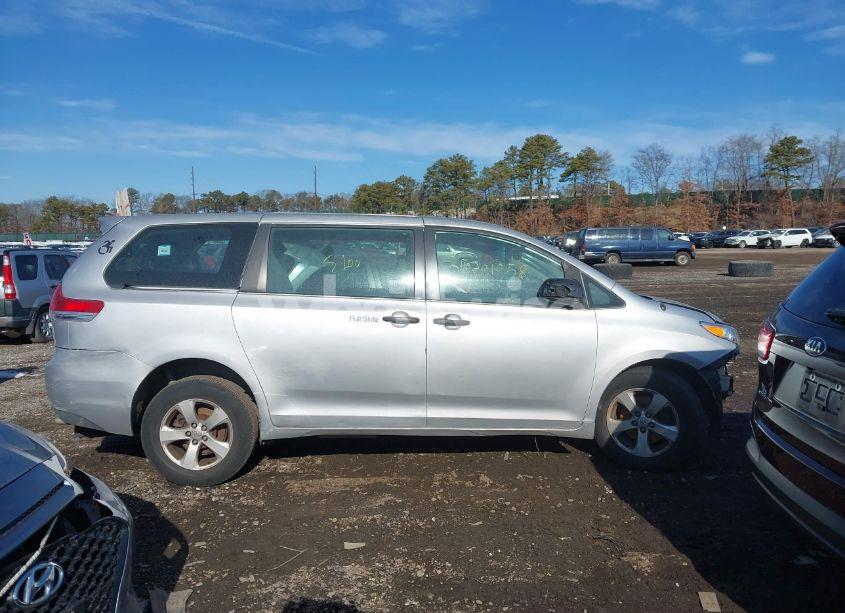 Photo 12 of 2014 Toyota Sienna L V6 7 PASSENGER (VIN 5TDZK3DC8ES476153)
