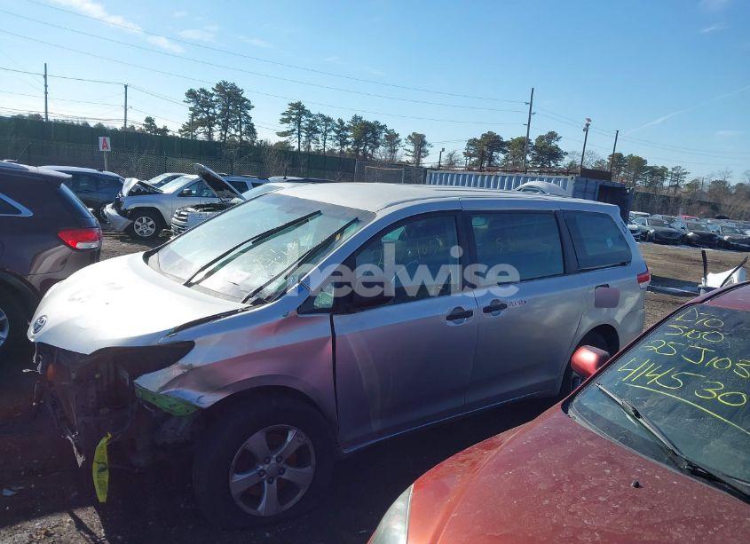 Photo 13 of 2014 Toyota Sienna L V6 7 PASSENGER (VIN 5TDZK3DC8ES476153)