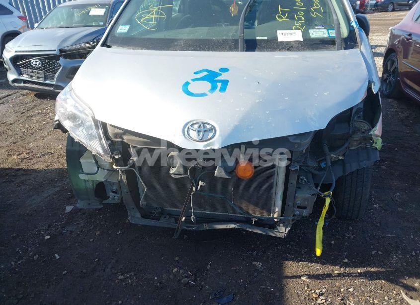 Photo 6 of 2014 Toyota Sienna L V6 7 PASSENGER (VIN 5TDZK3DC8ES476153)