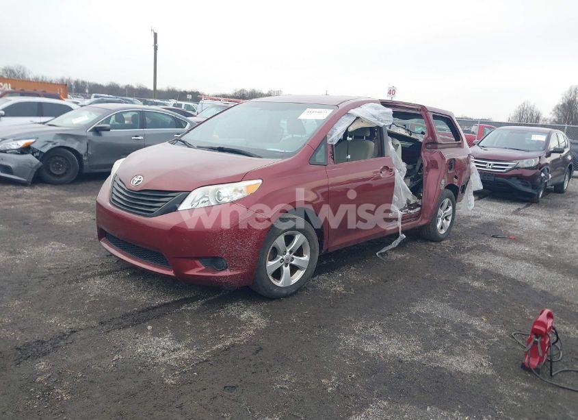 Photo 2 of 2014 Toyota Sienna L V6 7 PASSENGER (VIN 5TDZK3DC8ES477402)