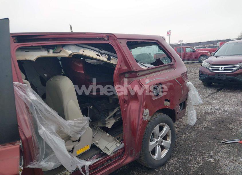 Photo 6 of 2014 Toyota Sienna L V6 7 PASSENGER (VIN 5TDZK3DC8ES477402)