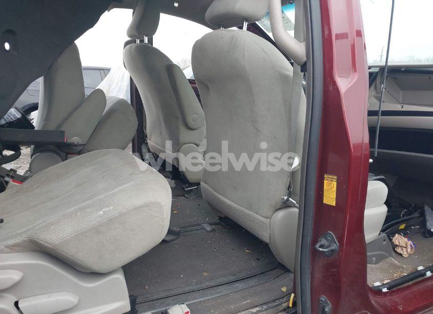 Photo 8 of 2014 Toyota Sienna L V6 7 PASSENGER (VIN 5TDZK3DC8ES477402)