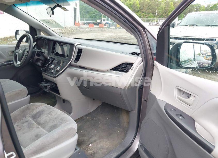 Photo 5 of 2015 Toyota Sienna L 7 PASSENGER (VIN 5TDZK3DC8FS678539)