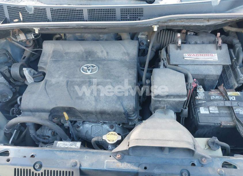 Photo 10 of 2011 Toyota Sienna BASE V6 (VIN 5TDZK3DC9BS028189)