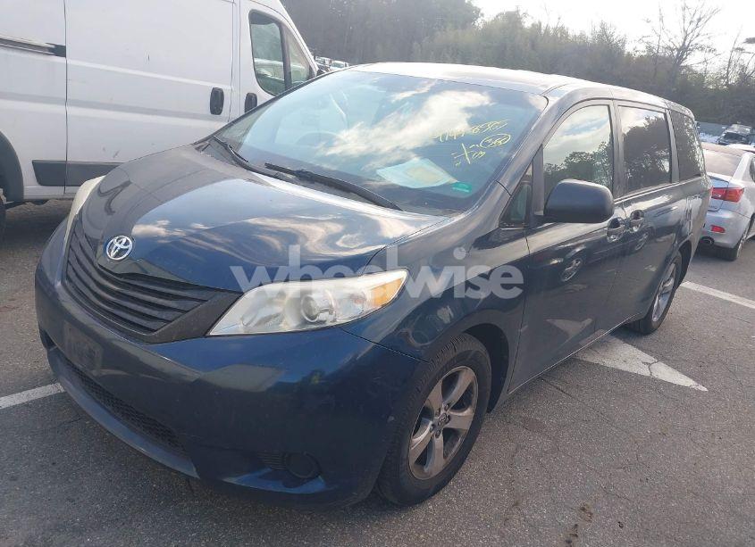 Photo 2 of 2011 Toyota Sienna BASE V6 (VIN 5TDZK3DC9BS028189)