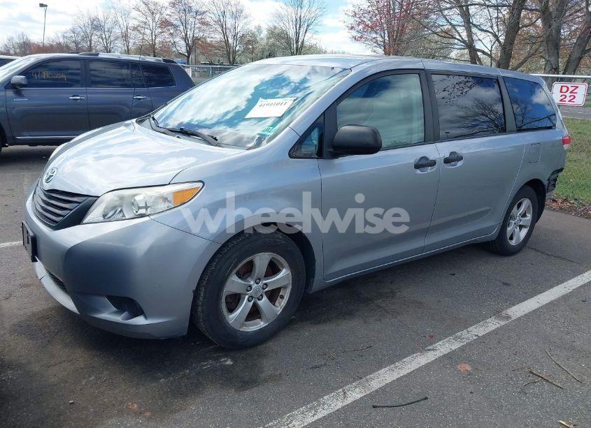 Photo 2 of 2013 Toyota Sienna L V6 7 PASSENGER (VIN 5TDZK3DC9DS298333)