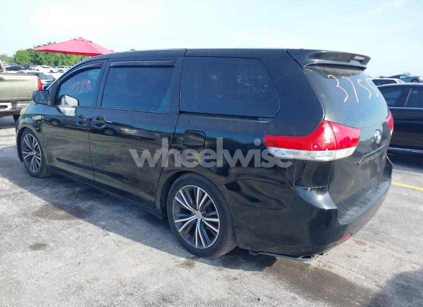 Photo 3 of 2013 Toyota Sienna L V6 7 PASSENGER (VIN 5TDZK3DC9DS357722)